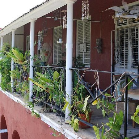 Charming Old World Apartment Bridgetown Exterior foto